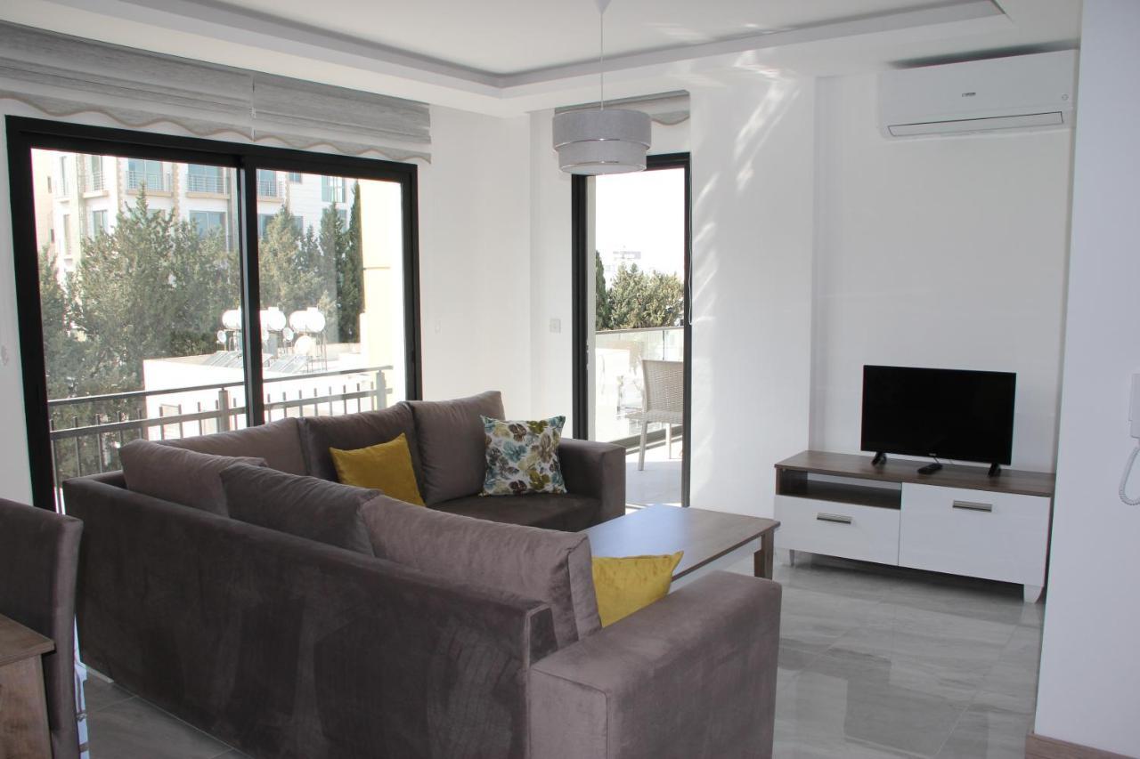 Okman Homes Кирения Экстерьер фото